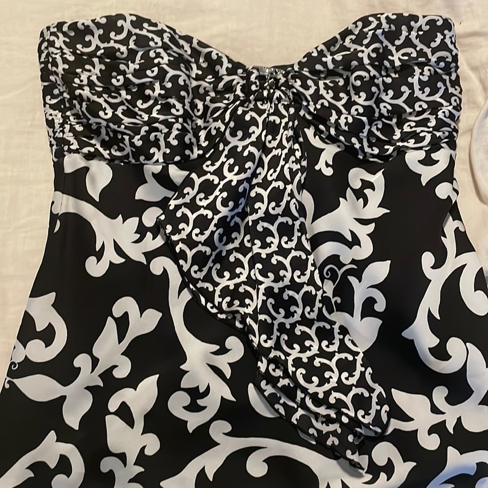 Size 14 black and white strapless blouse
